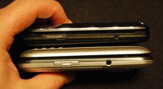 Illustration for article titled Verizon's LG VX10000 Voyager Revealed and Groped (with Gallery)